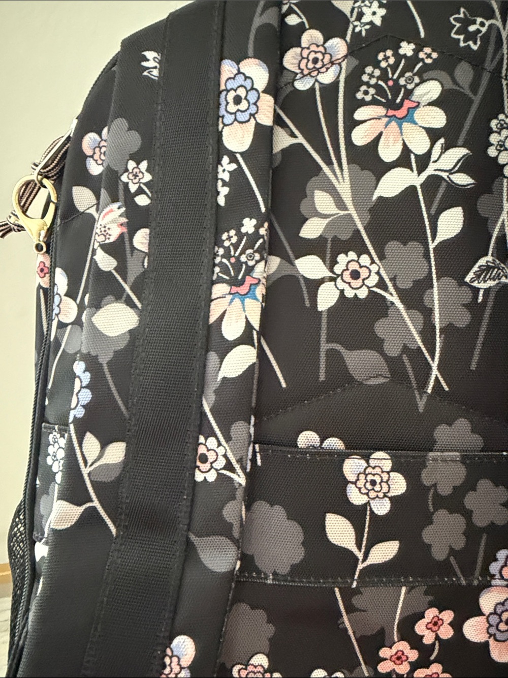 Vera Bradley Lighten Up DayTripper Backpack Hollander Bouquet - Picture 11 of 15